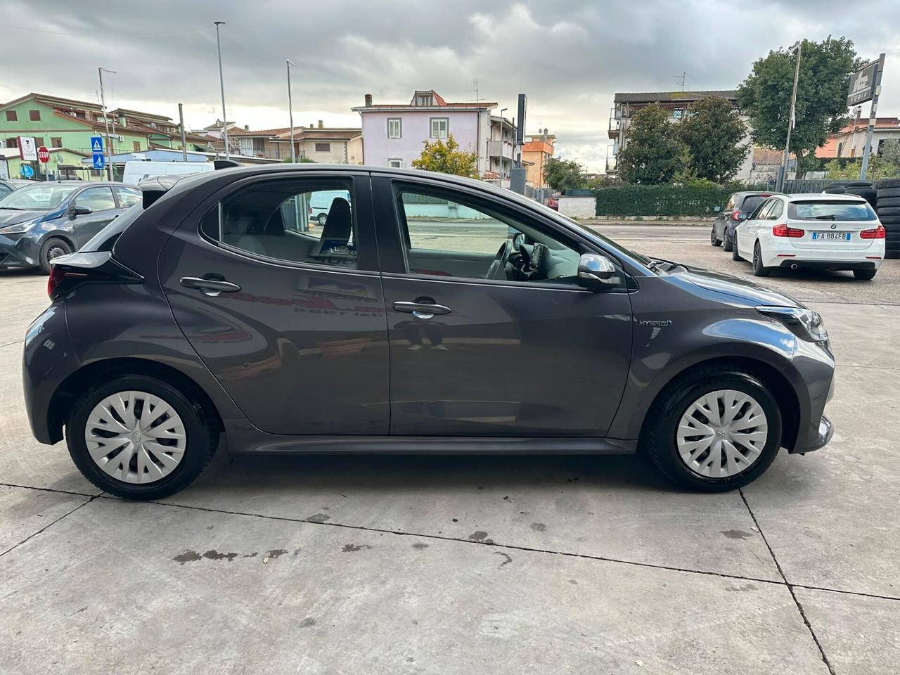 Toyota Yaris 1.5 Hybrid 5 porte Business PREZZO PROMO