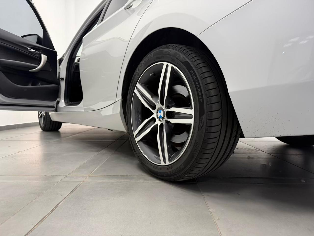 Bmw 116 116d 5p. Urban