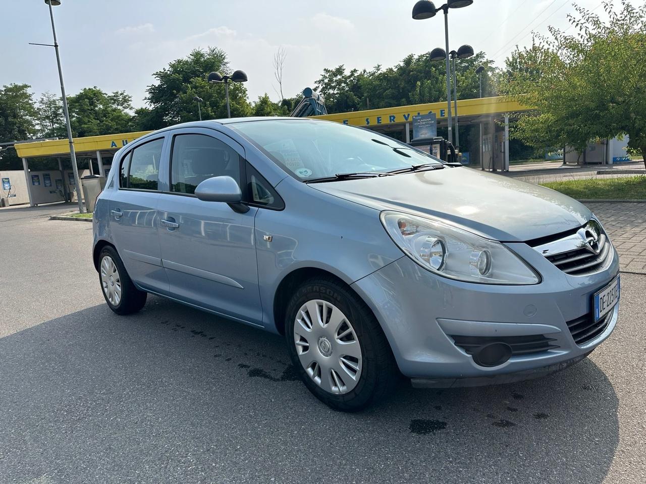 Opel Corsa 1.2 5 porte - adatto a neopatentati ok area B