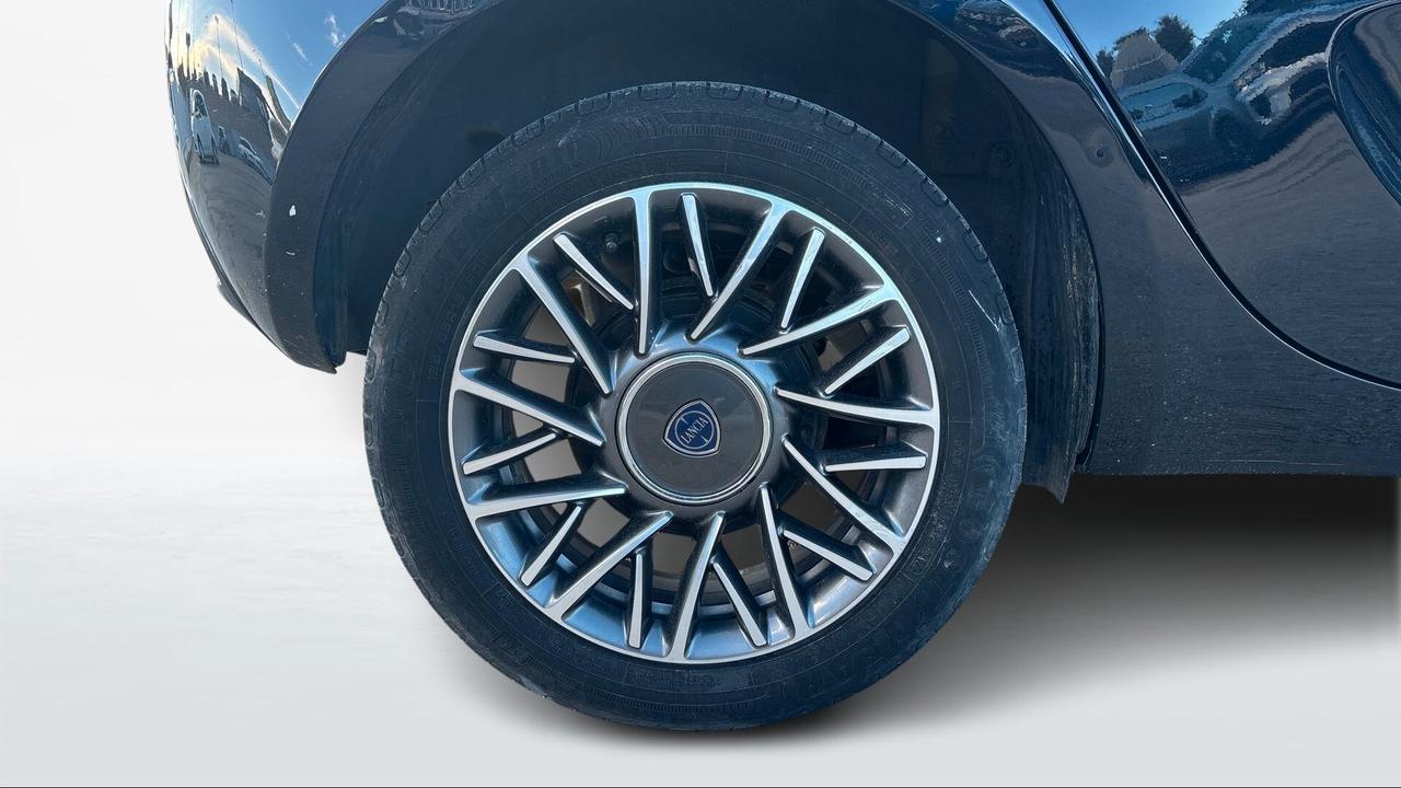 Lancia Ypsilon 1.0 FireFly 5 porte S&S Hybrid Gold Plus