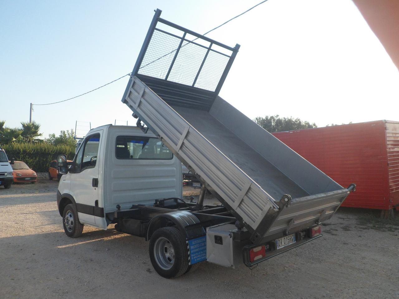 Iveco Daily 35c12 ribaltabile trilaterale