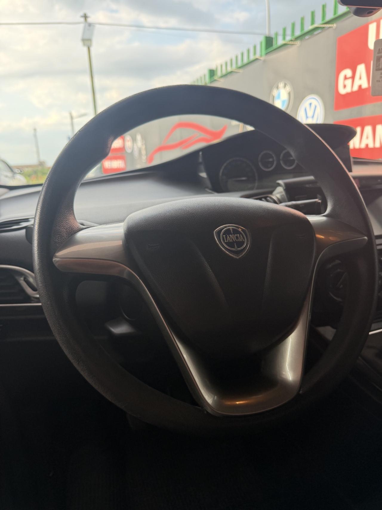 Lancia Ypsilon 1.2 69 CV 5 porte GPL Ecochic Gold