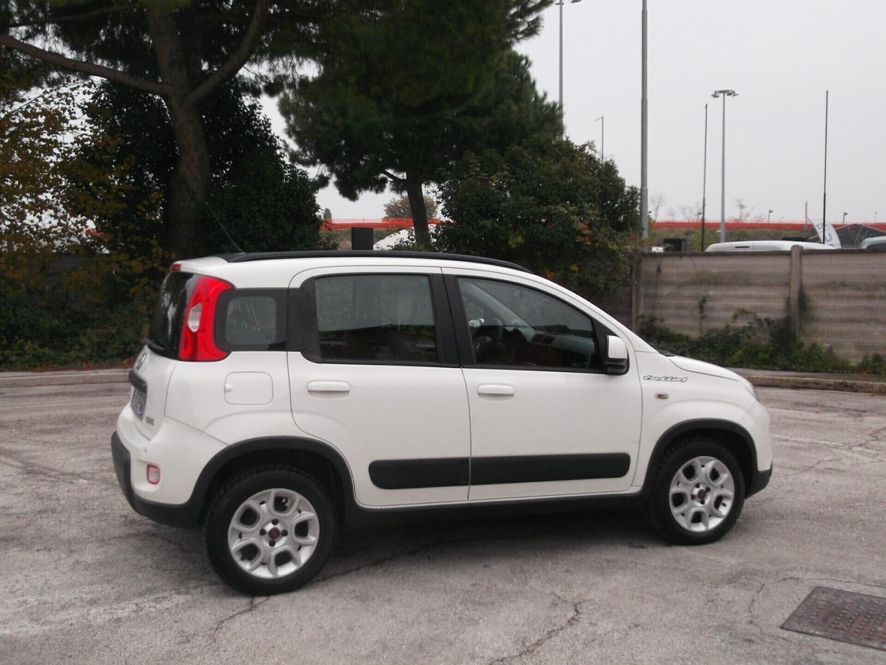 Panda ''Trekking'' 1.0 Turbo Metano Neop. 2013