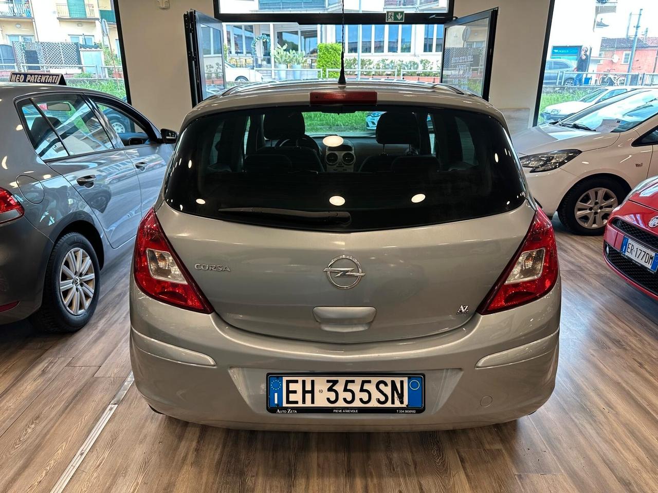 Opel Corsa 1.2 5 porte Cosmo