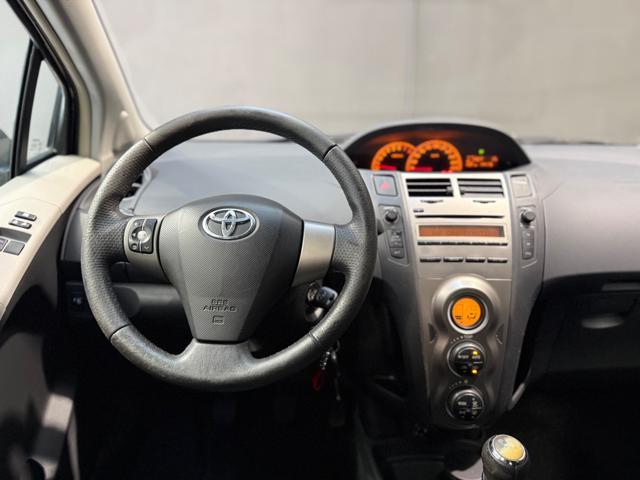 TOYOTA Yaris 1.3 5 porte Sol