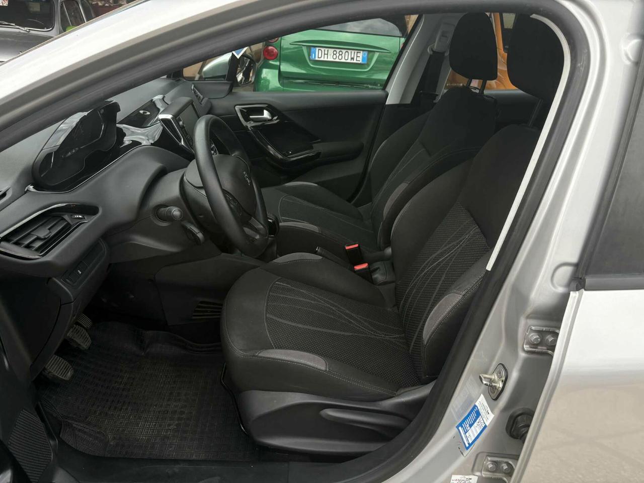 Peugeot 208 1.2 VTi 82 CV 5 porte Access