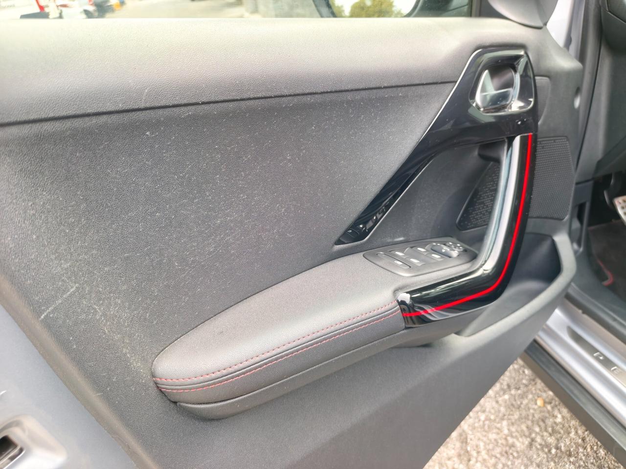 Peugeot 2008 1.2 PureTech 130cv GT Line - DISTRIBUZIONE NUOVA -