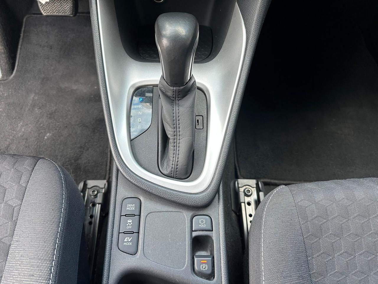 Toyota Yaris 1.5 Hybrid 5 porte Business PREZZO PROMO