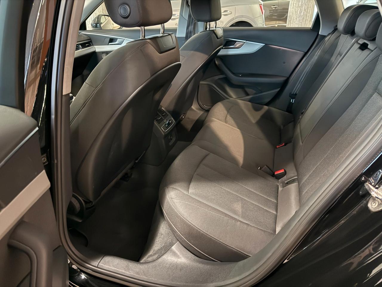 Audi A4 Avant 30 TDI/136 CV S tronic line edition