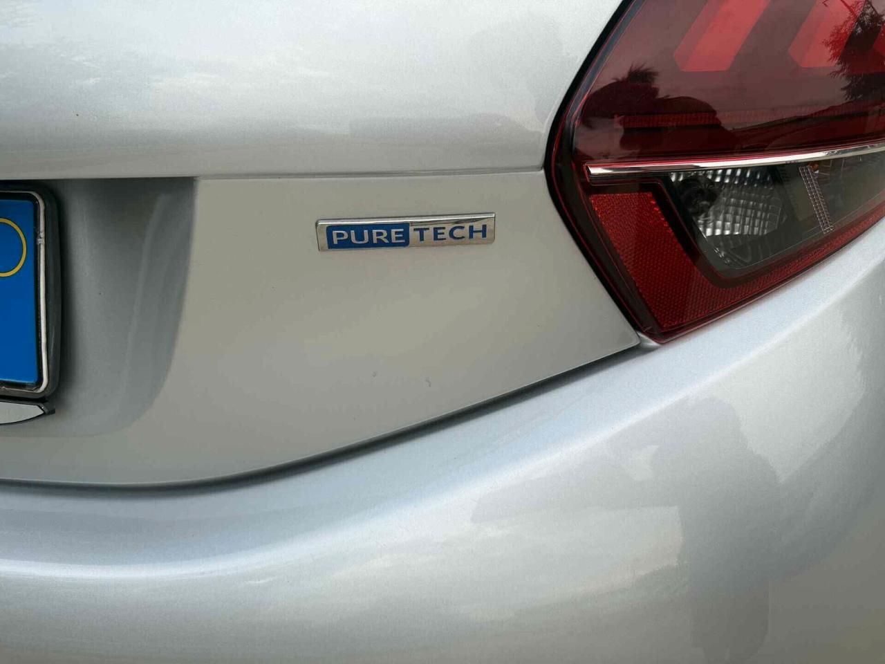 Peugeot 208 PureTech Allure 1.2 BENZINA 2015