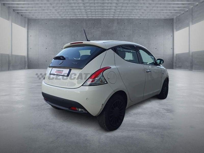 Lancia Ypsilon III 2021 1.0 firefly hybrid Silver s&s 70cv 5p.ti