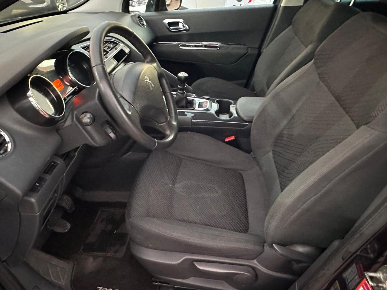 Peugeot 3008 1.6 HDi 115CV Allure