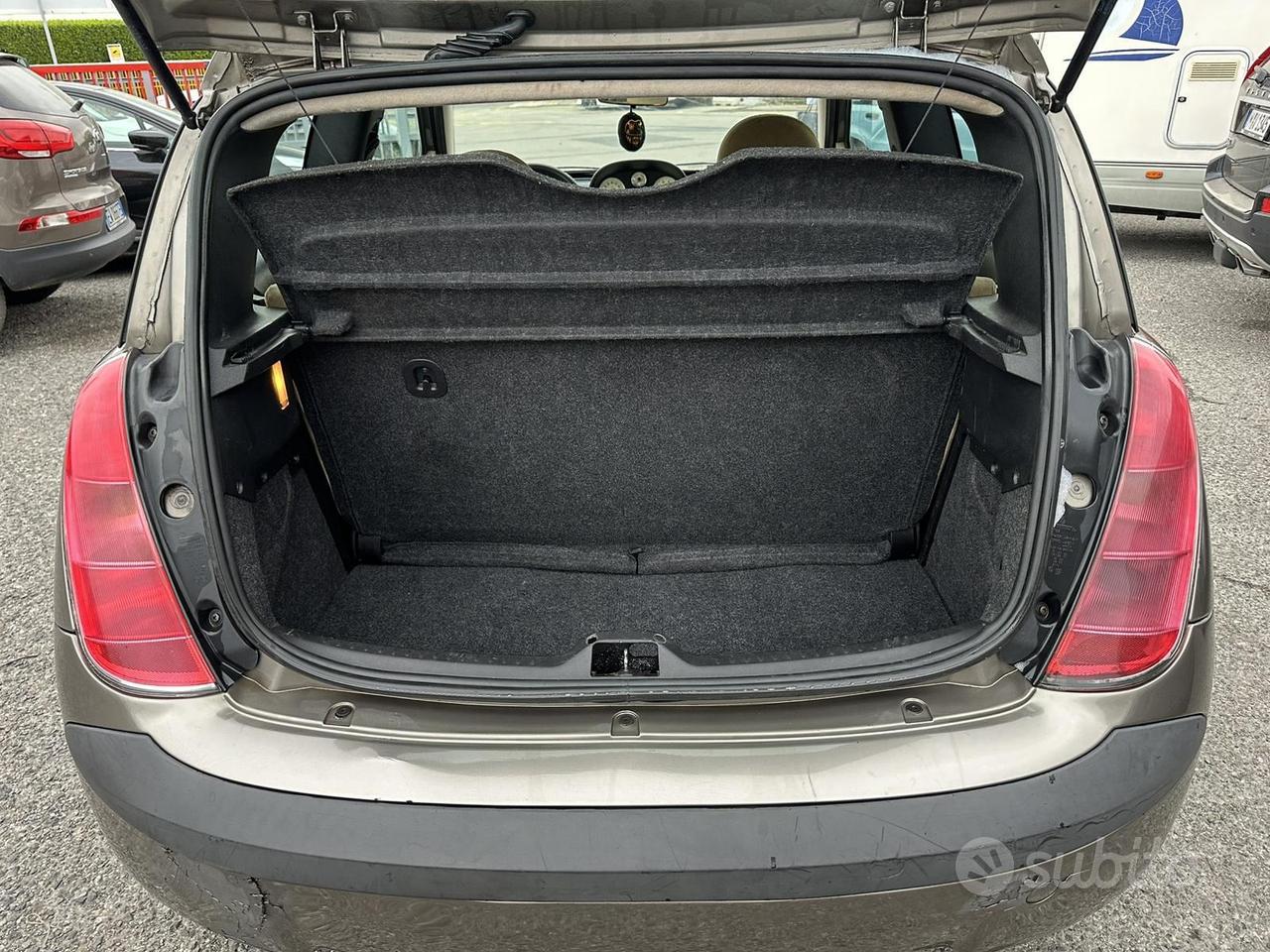 INTERNI BELLI CARROZZERIA QUALCHE SEGNO