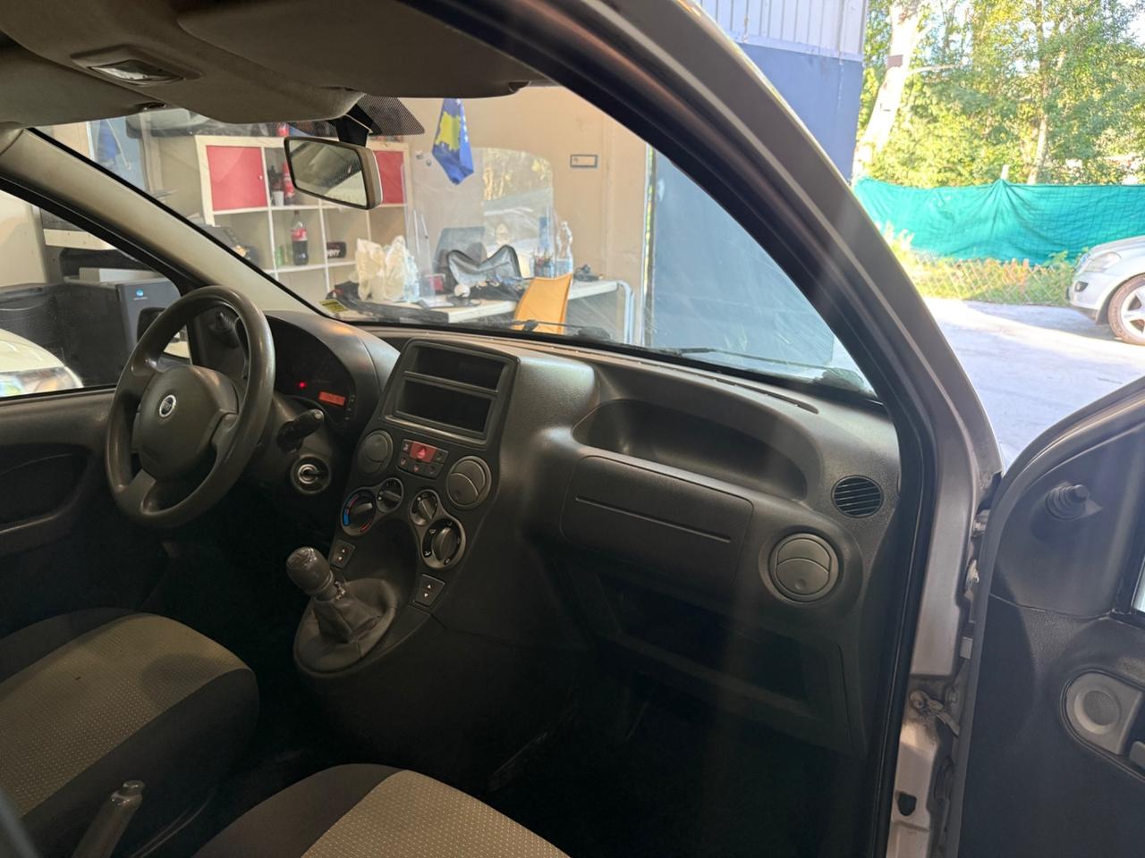 Fiat Panda 1.2 BENZINA ANNO 2007 neopatentati