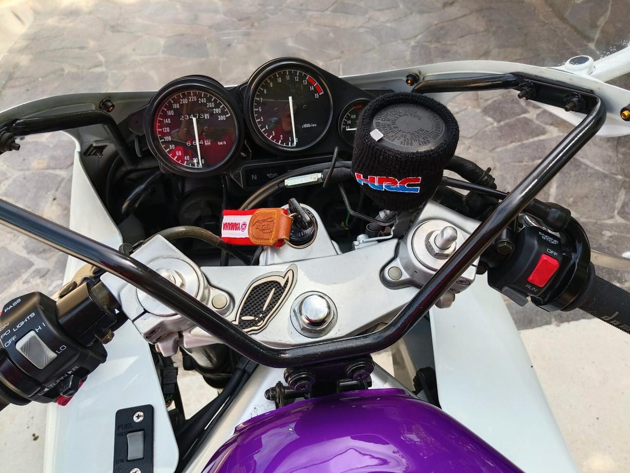 Yamaha FZR 600 R