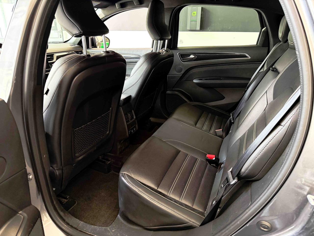 Renault Arkana 1.6 e-tech full hybrid e-tech engineered fast track 145cv