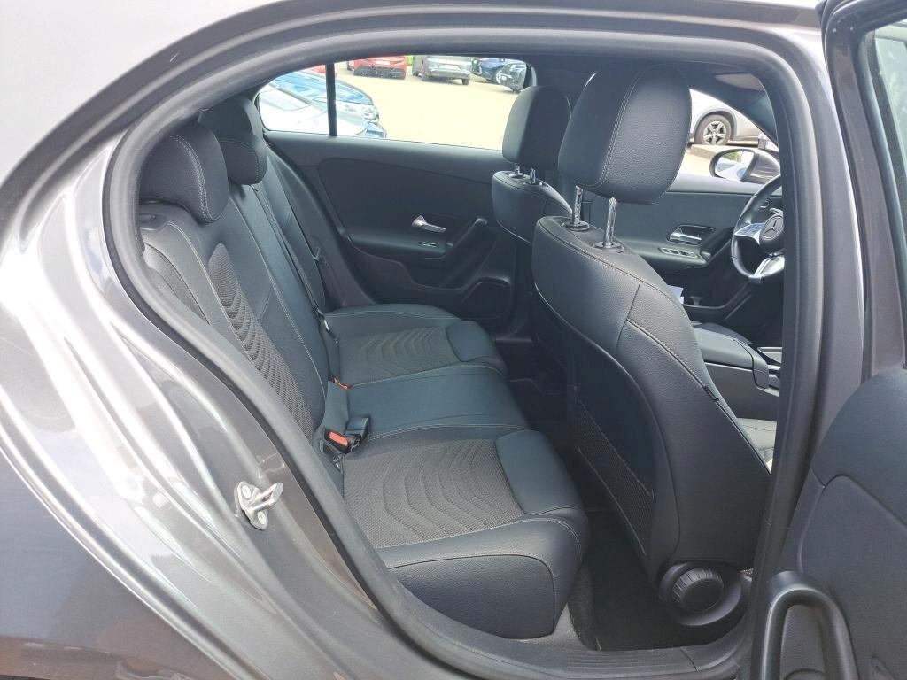 MERCEDES-BENZ A 180D NEW 115CV AUTOMATC BUSINESS LINE ( FARI LED - CRUISE - PELLE - NAVI PREMIUM - PARK ASSIST )