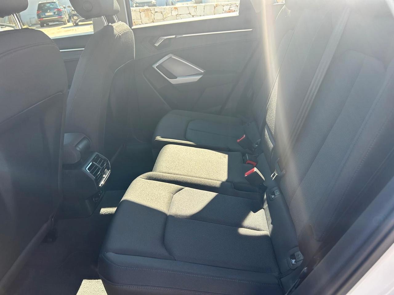 Audi Q3 35 TDI S tronic Business