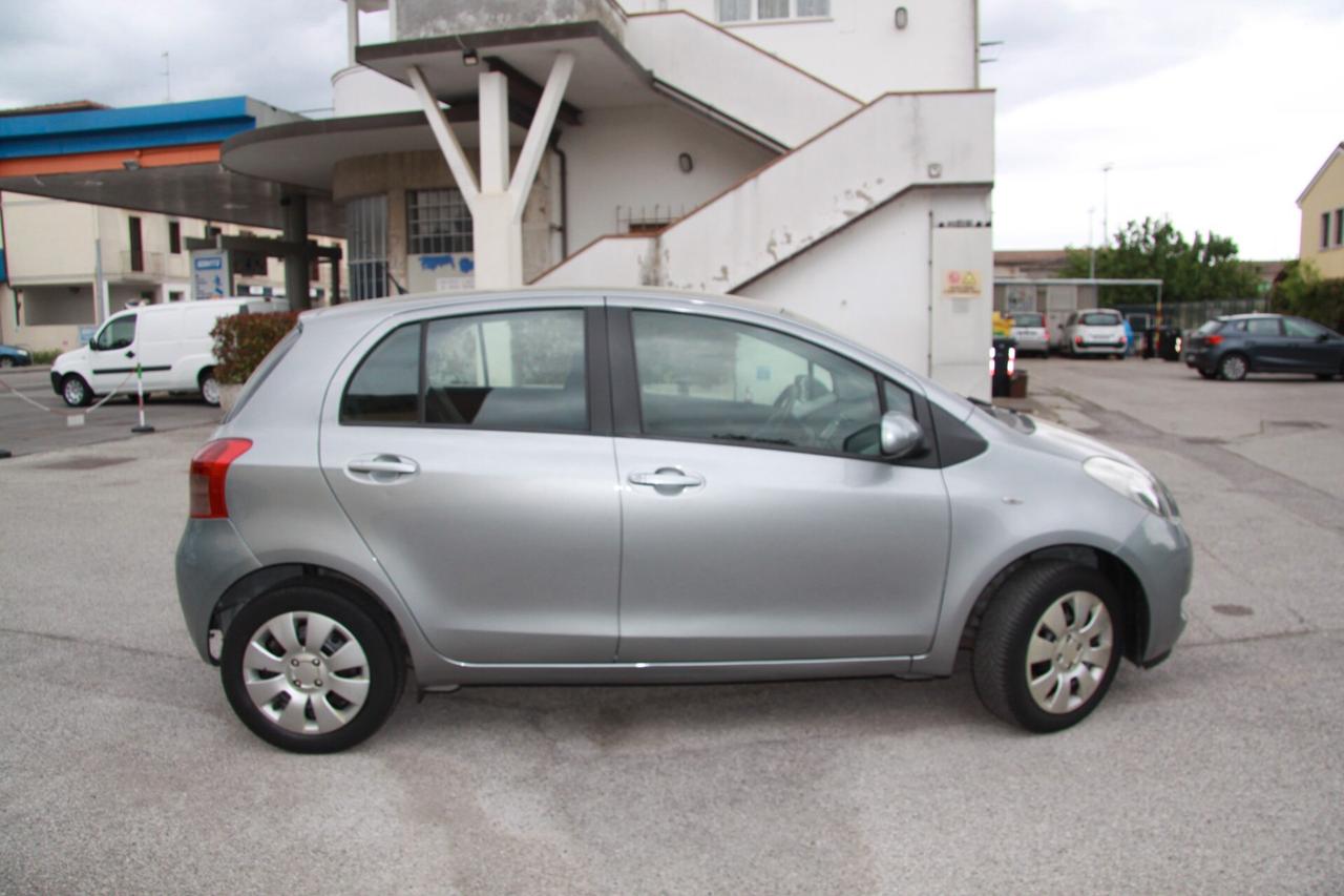 Toyota Yaris 1.0 5 porte
