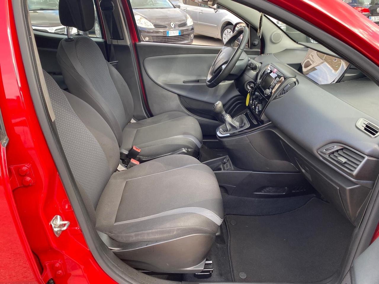 Lancia Ypsilon 1.3 MJT 16V 95 CV 5 porte anno 2017