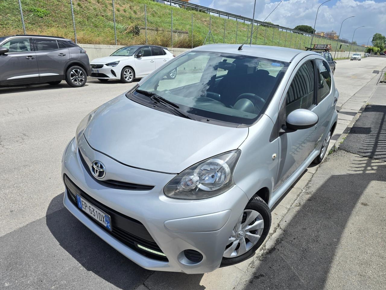 Toyota Aygo 1.0 12V VVT-i 5 porte Lounge Connect