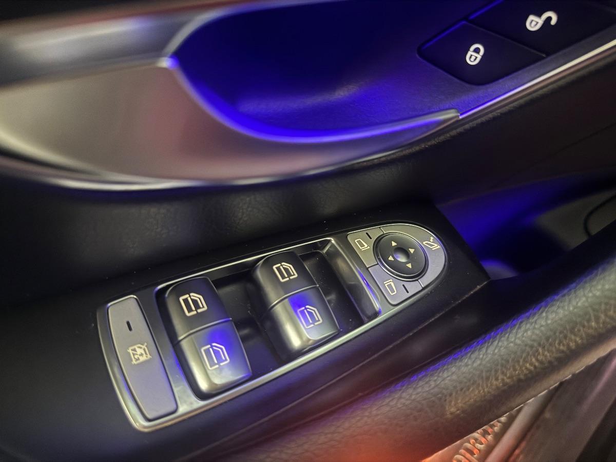 MERCEDES E 220d S.W. Auto Premium plus TETTO/ LUCI/ LED