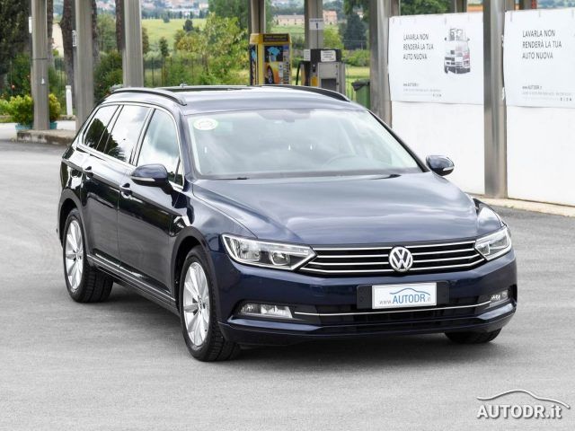 VOLKSWAGEN Passat Variant 1.6 TDI DSG Business NAVI ACC PDC KM CERTIFICATI