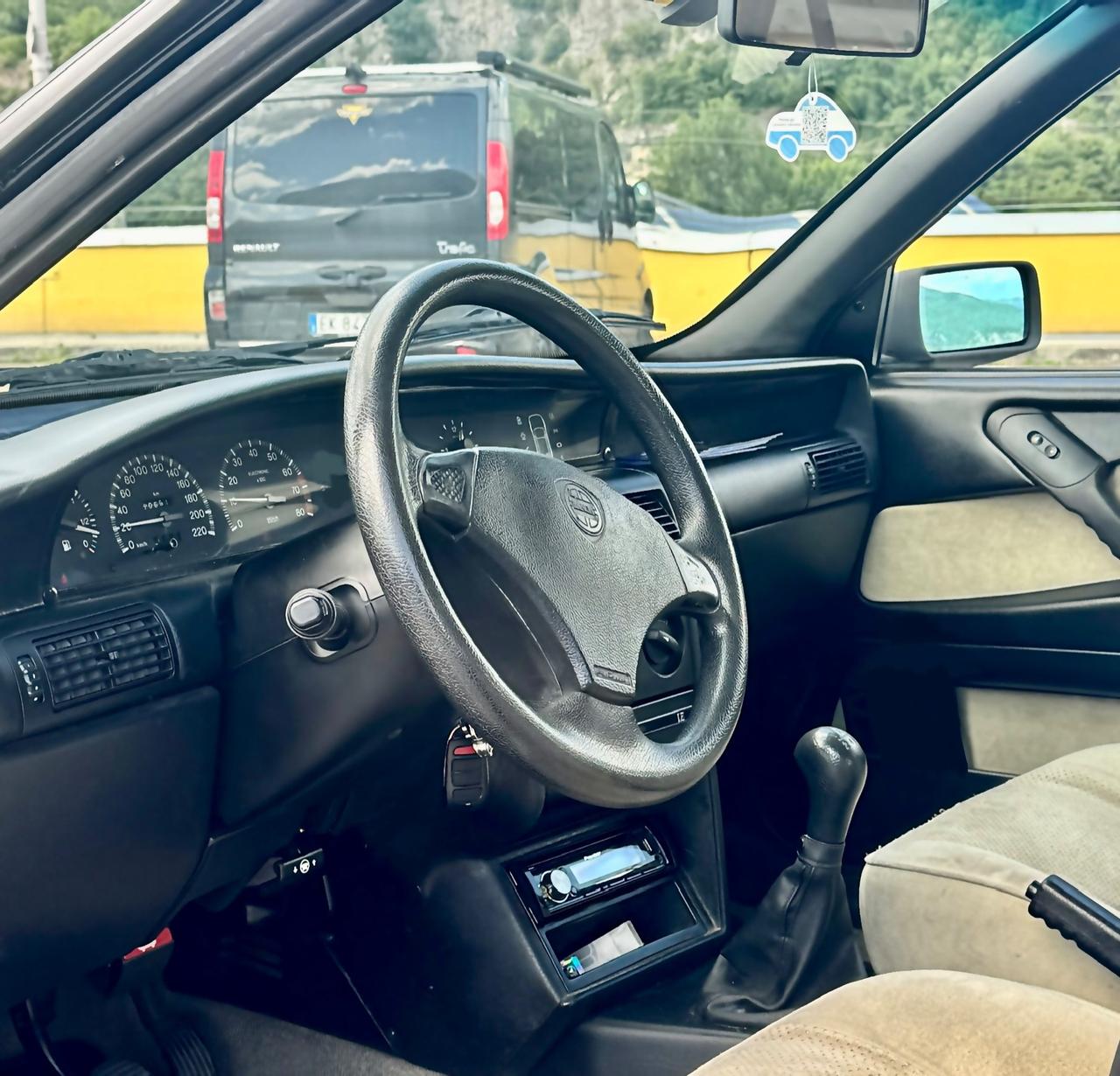 Lancia Delta 1.6 i.e. cat 5 porte LE Neopatentati