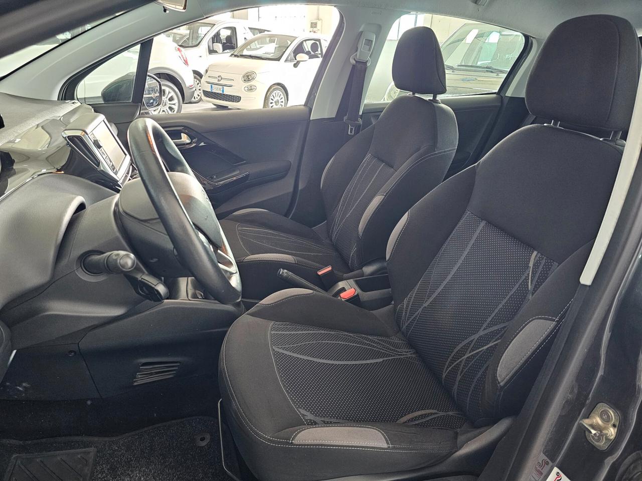 Peugeot 208 PureTech 82 5 porte Allure