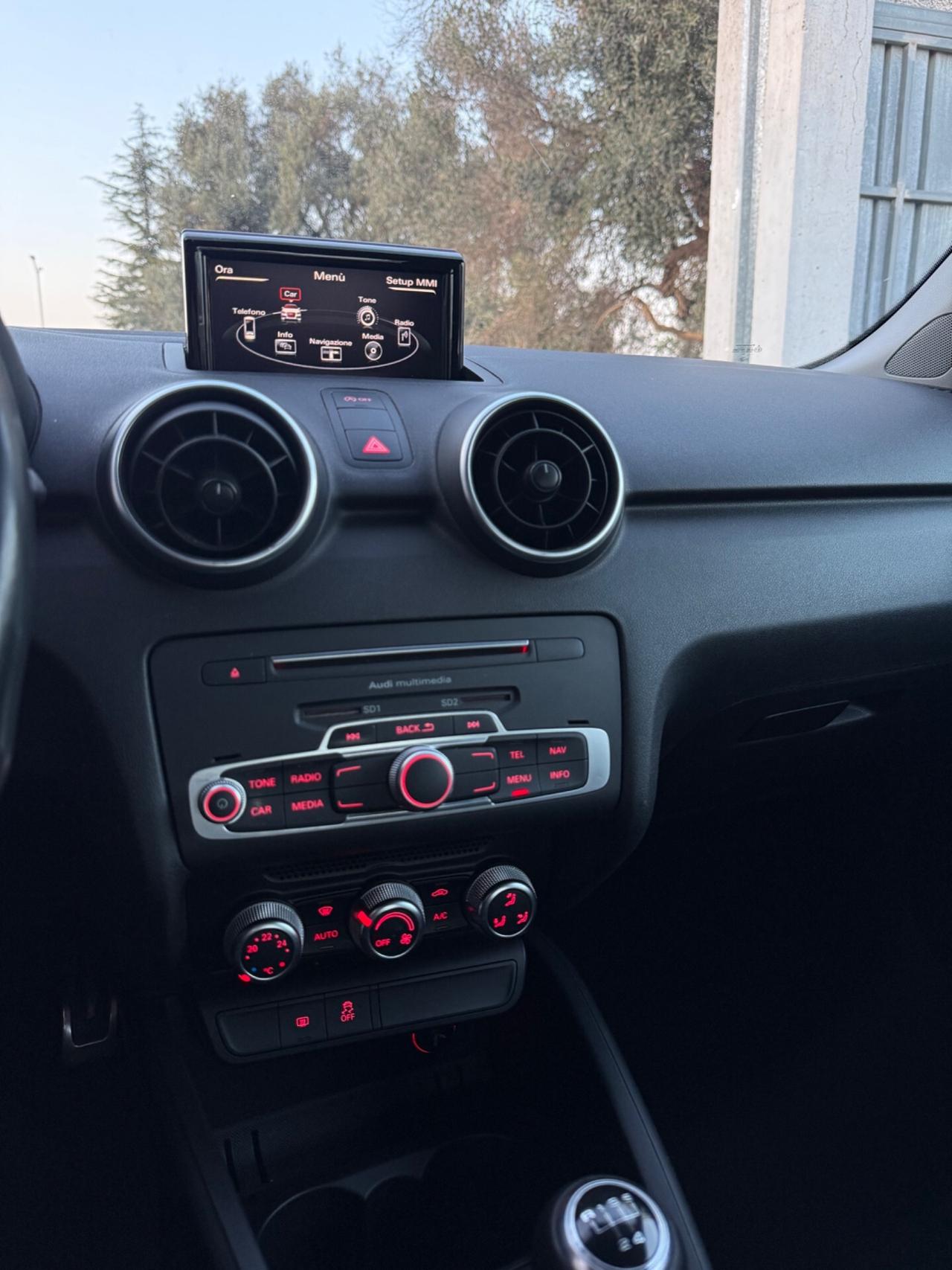 Audi A1 1.4 TDI S-Line Exterior,cerchi diamantati,Climatronic,ecc.