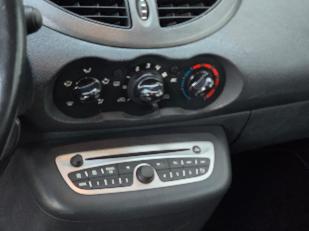 Renault Twingo 1.2 16V TCE Dynamique