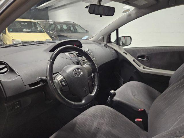 TOYOTA Yaris 1.3 5 porte Sol