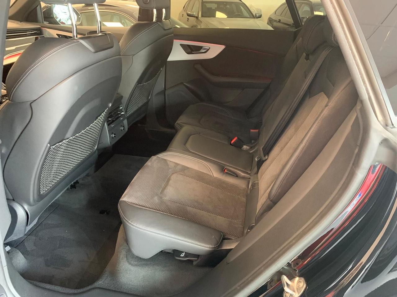 Audi Q8 50 TDI S-LINE INTERNO/ESTERNO