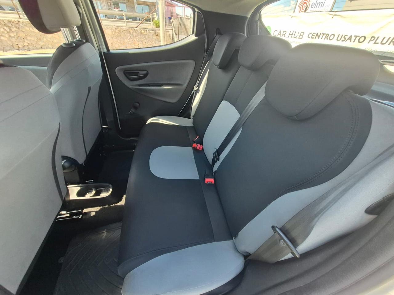 Lancia Ypsilon 1.2 69 CV 5 porte GPL Ecochic Silver