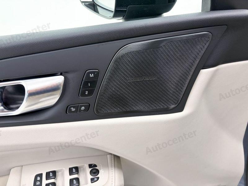 Volvo XC60 T6 PLUG IN ULTIMATE DARK AWD AUT