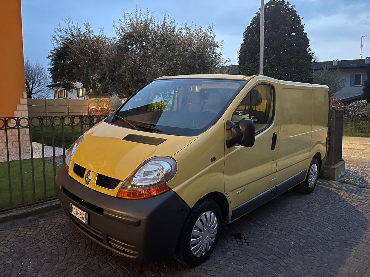 Renault Trafic T27 1.9 dCi/82CV PC-TN Furgone