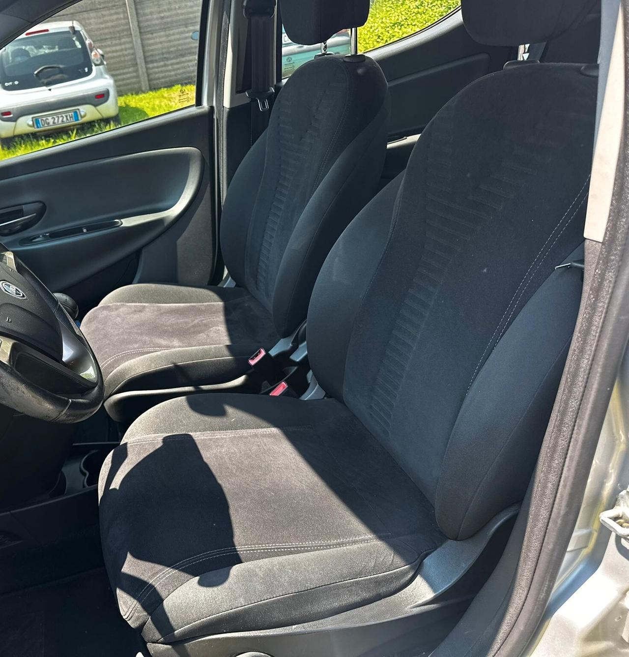 Lancia Ypsilon 85CV CAMBIO AUTOMATICO