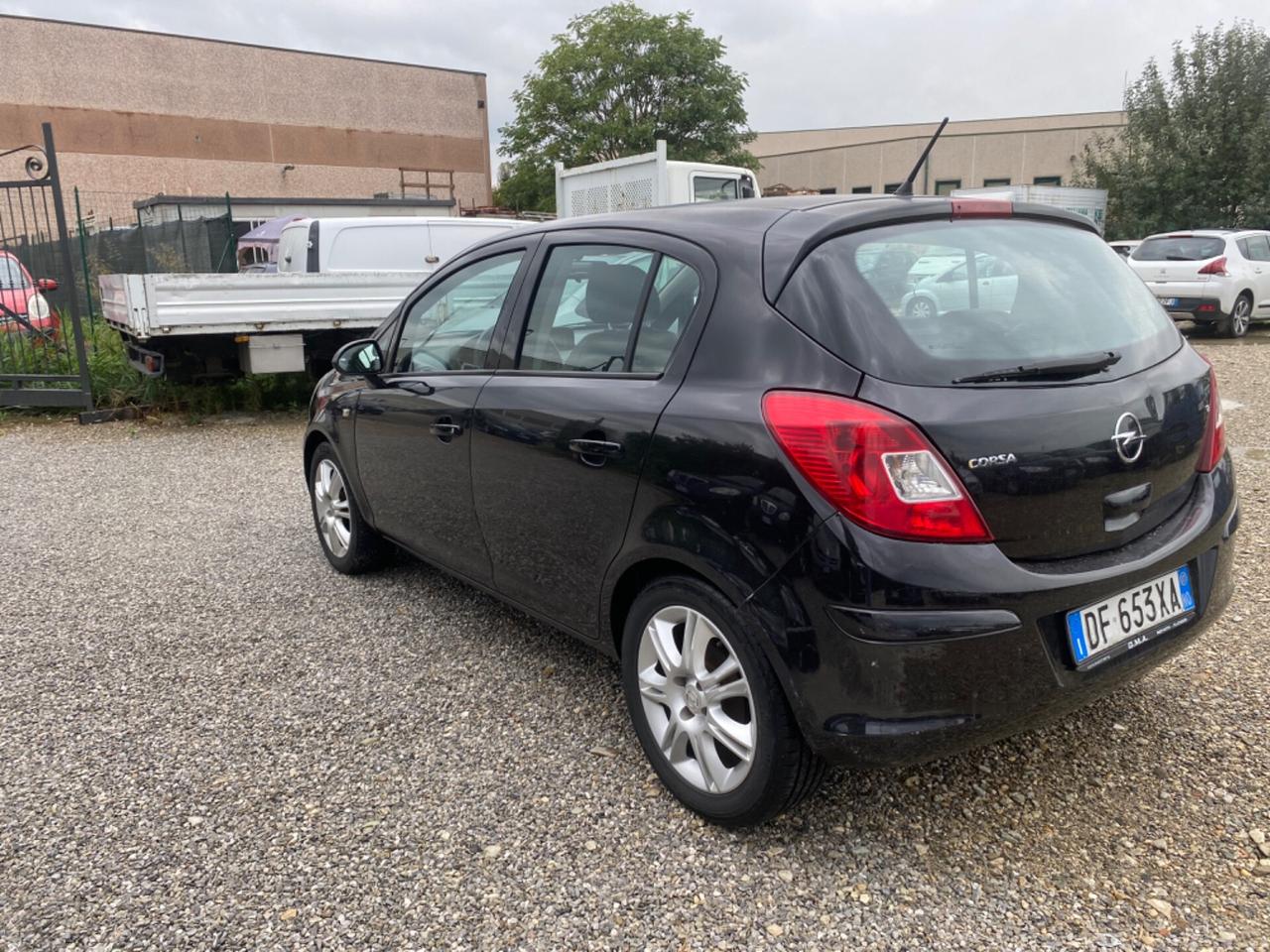 Opel Corsa 1.2 5 porte Club