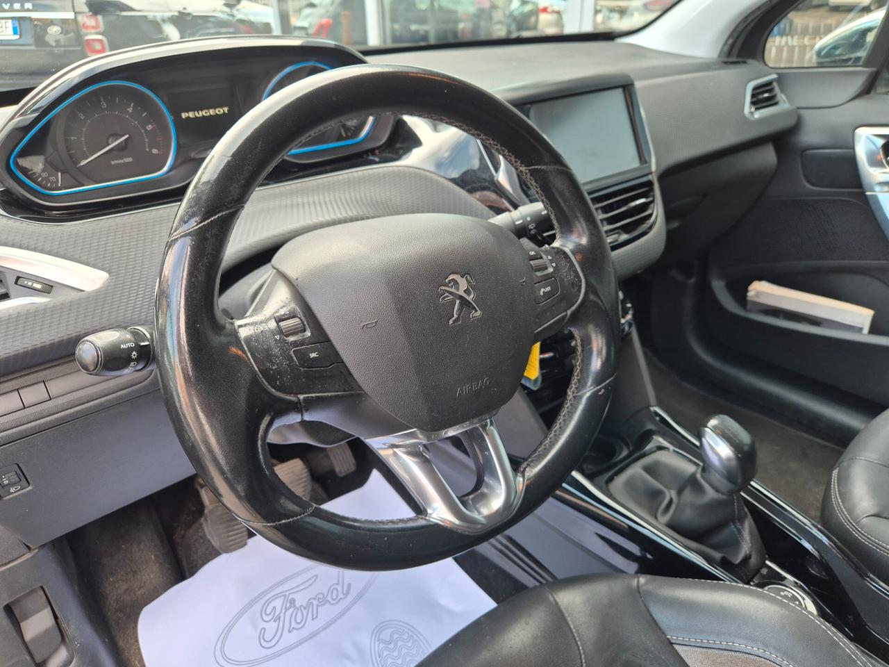 Peugeot 2008 BlueHDi 100 Allure