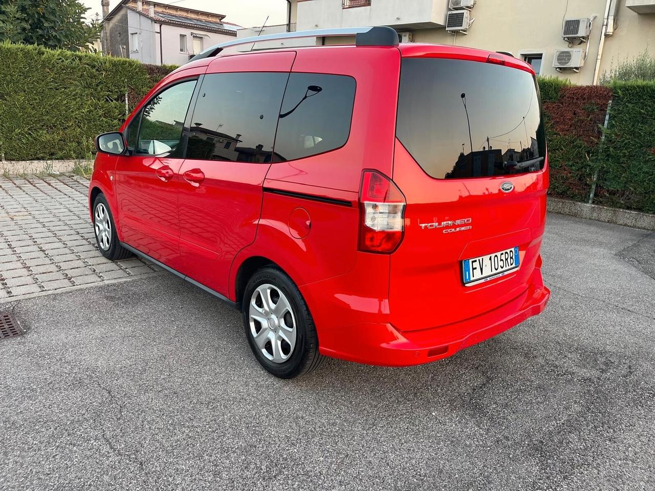 Ford Tourneo Courier 1.0 EcoBoost 100 CV Sport