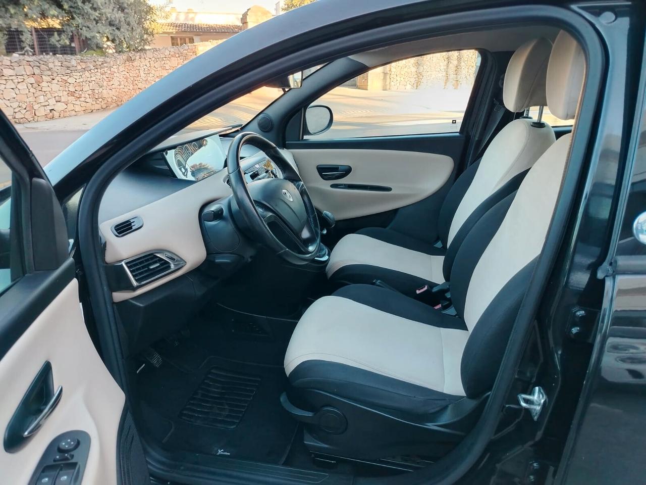 Lancia Ypsilon Gold Ecochic 900 TwinAir Metano 85cv 5p