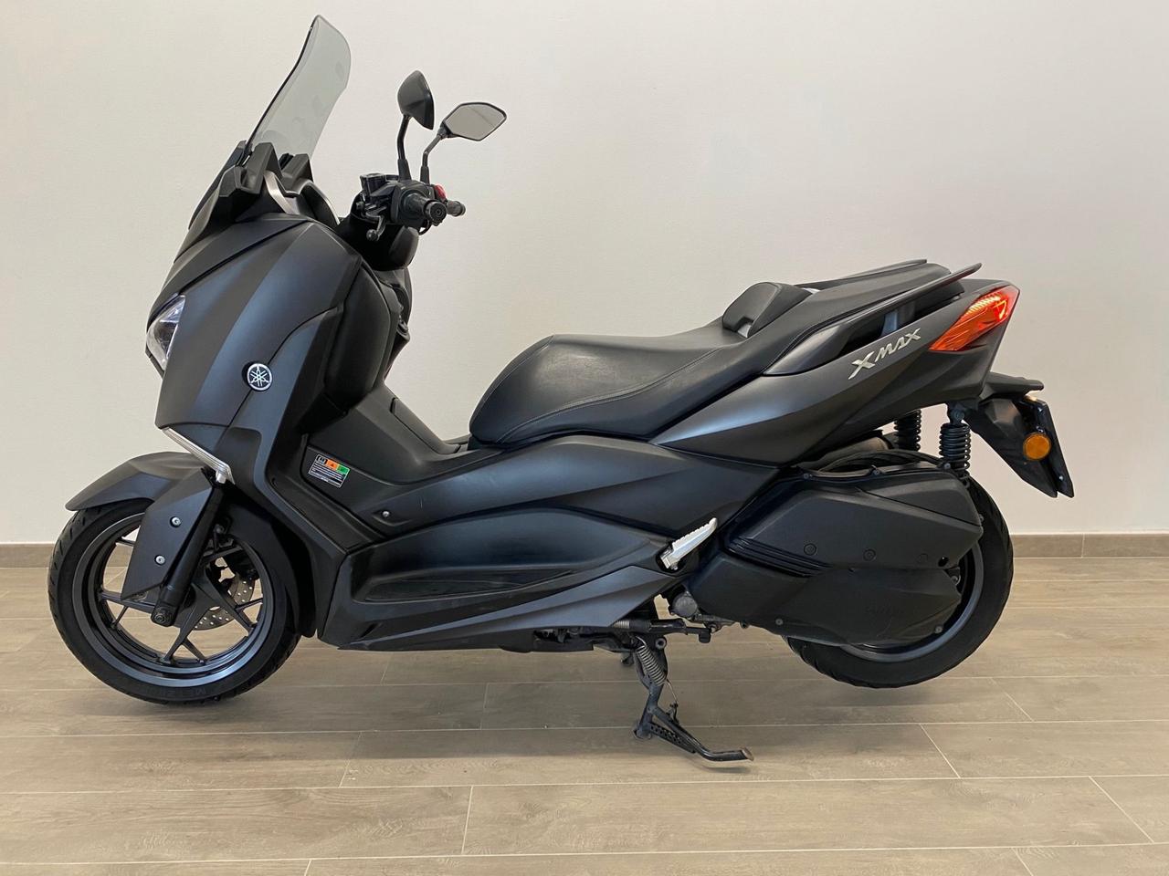 YAMAHA X-MAX 300 TECH MAX