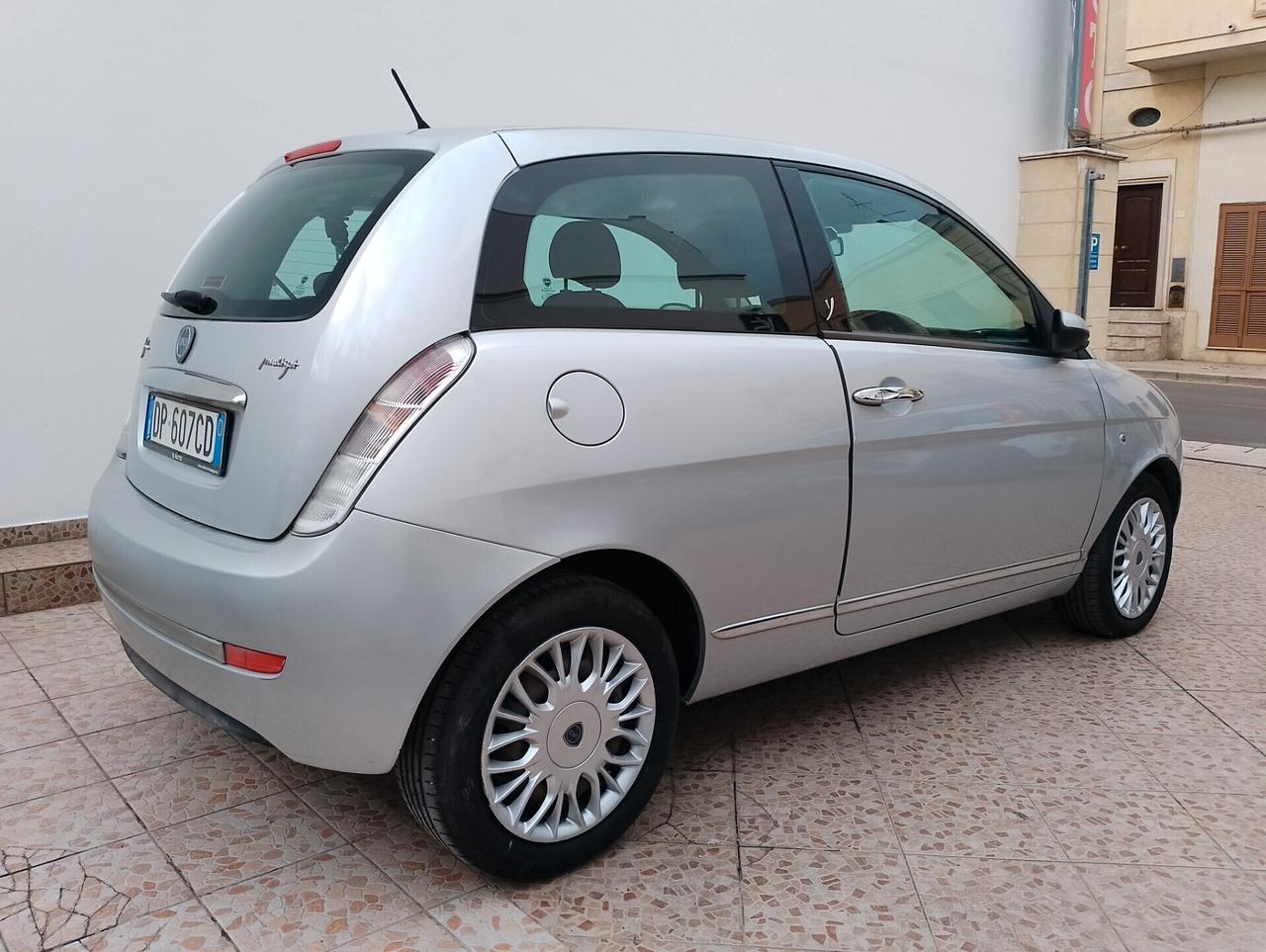 Lancia Ypsilon 1.3 MJT 75 CV Argento