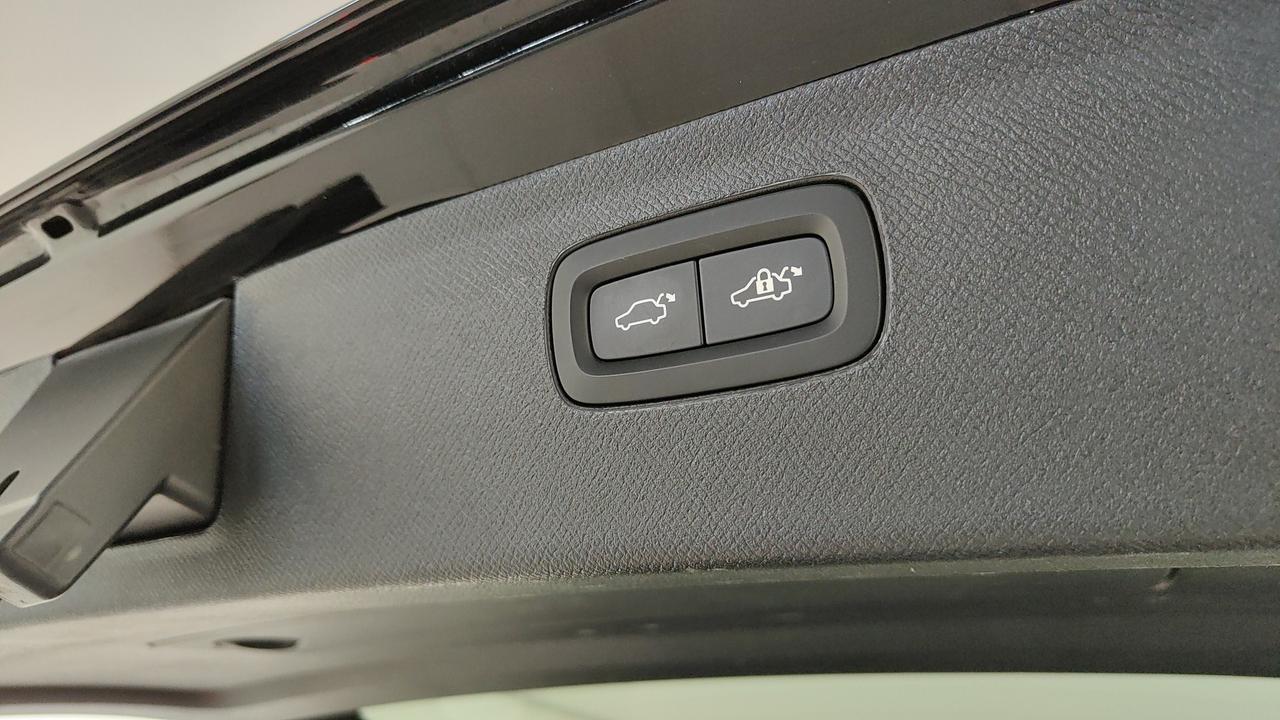 VOLVO XC90 2.0 b5 Plus Bright awd 7p.ti auto