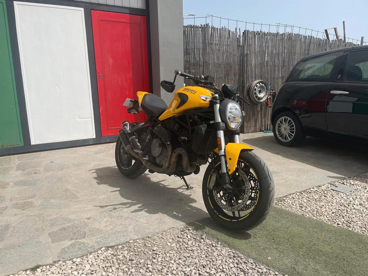 Ducati Monster 821 108 CV