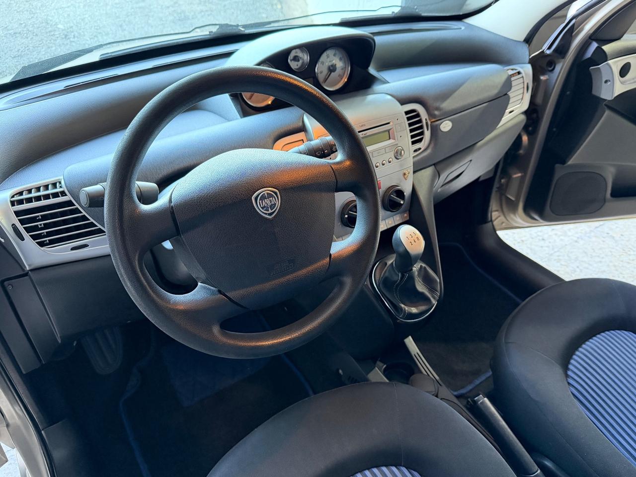 Lancia Ypsilon 1.3 MJT 75 CV Neopatentati