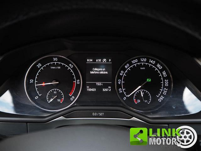 SKODA Superb 2.0 TDI DSG Wagon Executive