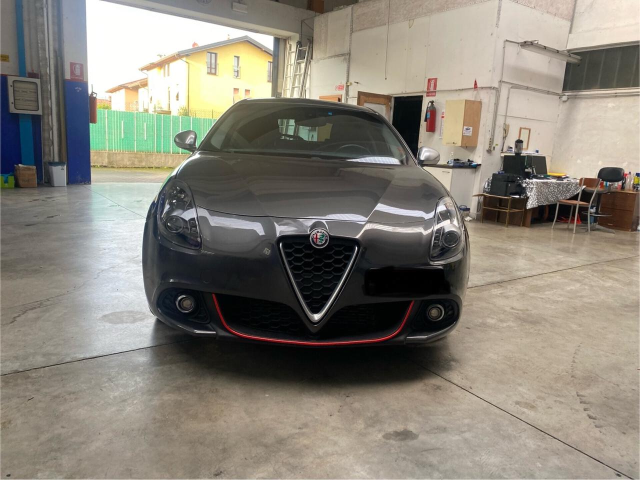 Alfa Romeo Giulietta 1.6 allest esterno quadrifoglio