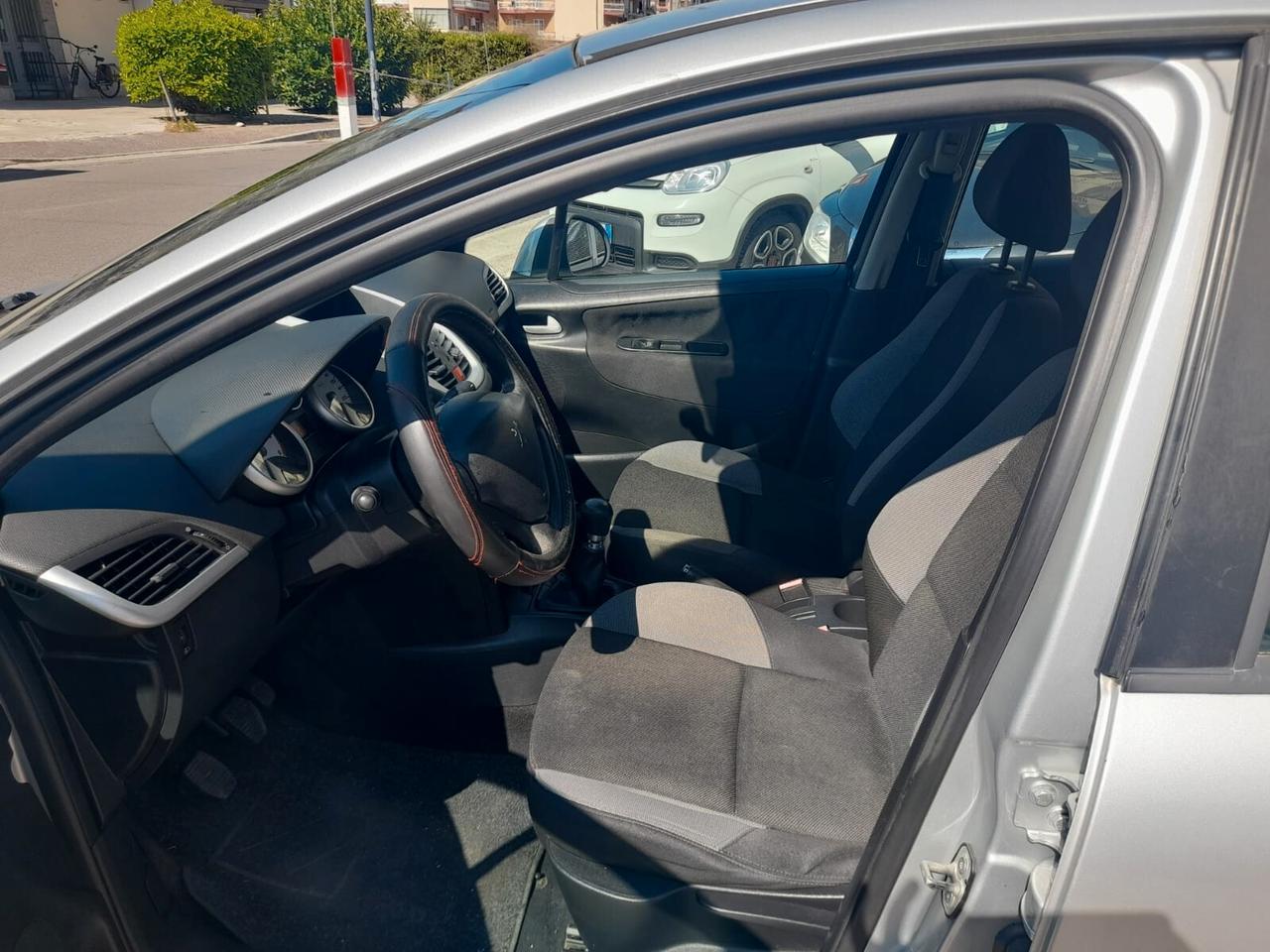 Peugeot 207 1.4cc diesel 12 mesi garanzia-2009