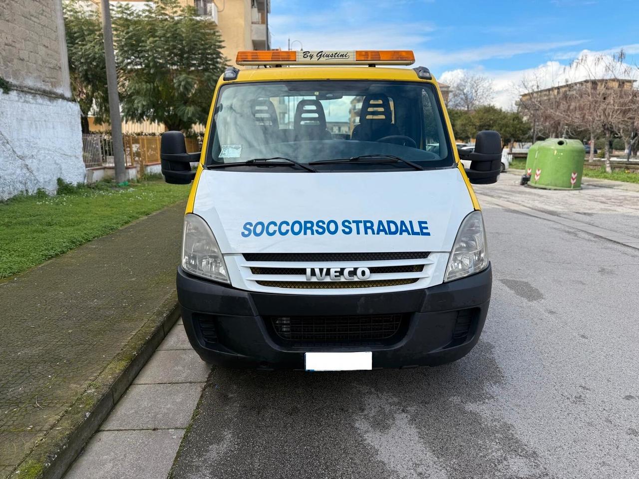 Iveco DAILY CARROATTREZZI SCARRABILE COMEAR